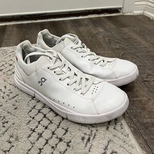 M10 | On Cloud Roger Advantage - White